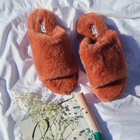 🚨ONLY A FEW LEFT// dusty Rose Slides - Picture 2 of 2